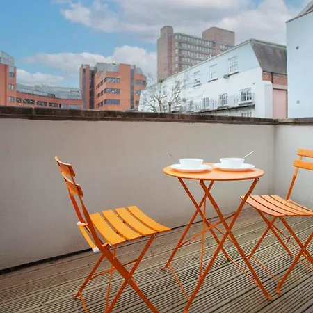 Higgihaus Cabot Mews #29 Fantastic Location Apartment *