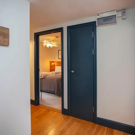 Higgihaus Cabot Mews #29 Fantastic Location