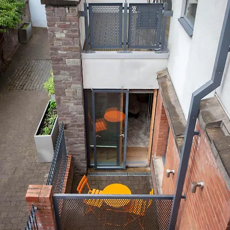 Апартаменти Higgihaus Cabot Mews #29 Fantastic Location Бристоль